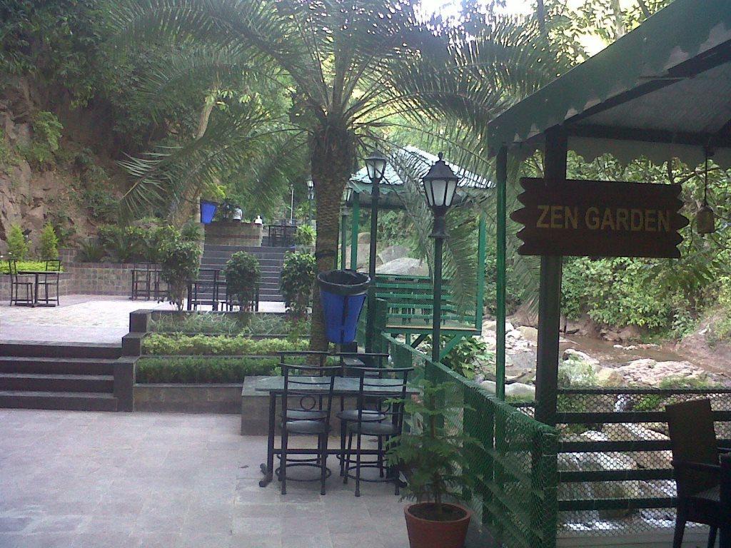 Hôtel Savoy Greens à Kasauli Extérieur photo