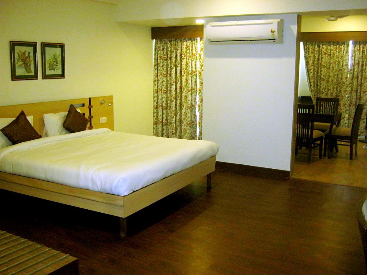 Hôtel Savoy Greens à Kasauli Extérieur photo