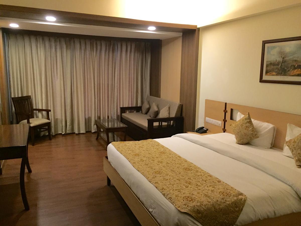 Hôtel Savoy Greens à Kasauli Extérieur photo