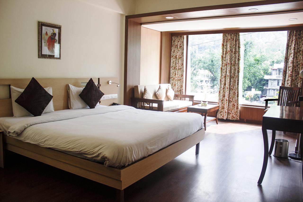 Hôtel Savoy Greens à Kasauli Extérieur photo