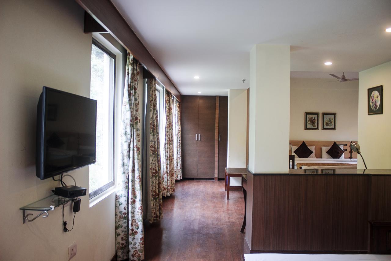 Hôtel Savoy Greens à Kasauli Extérieur photo