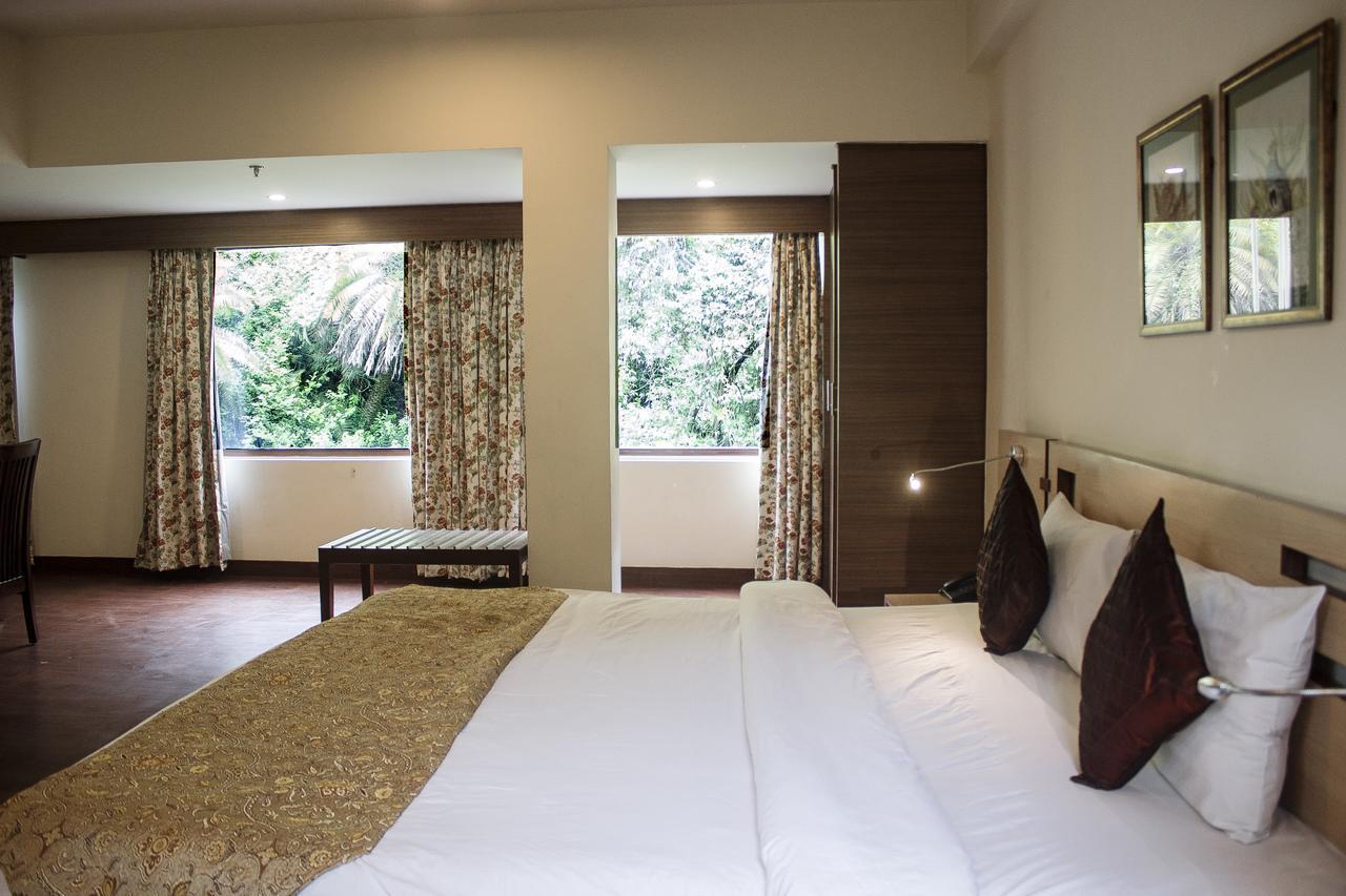 Hôtel Savoy Greens à Kasauli Extérieur photo
