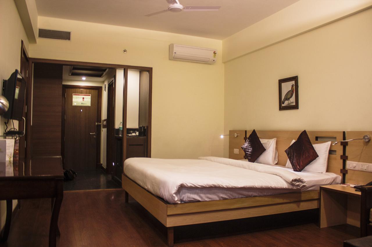 Hôtel Savoy Greens à Kasauli Extérieur photo